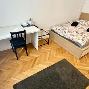 https://fantastic-kp69-room-1.warsawhotelspoland.com