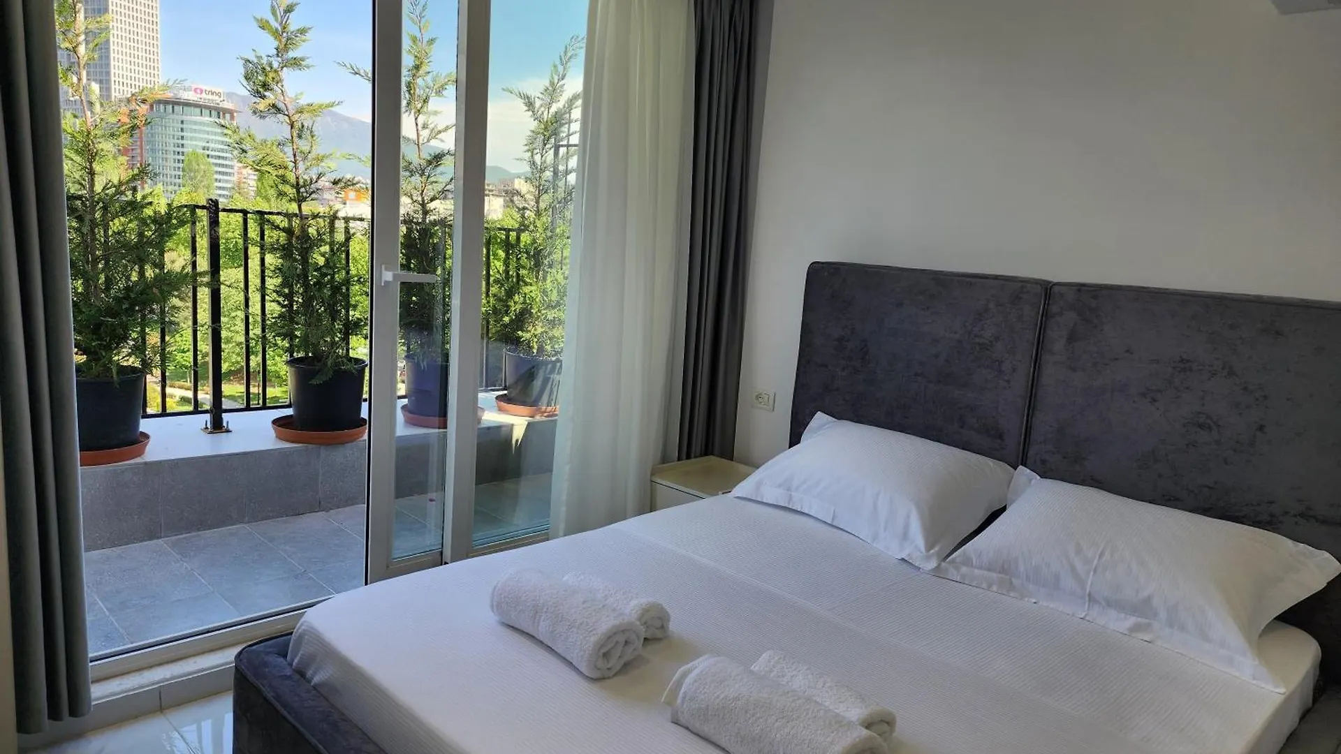 Penthouse With A City View Tirana